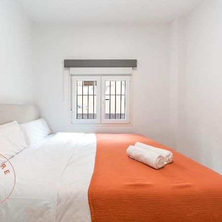 Cosy Apartment With Patio In Malaga - Tcm Bagian luar foto